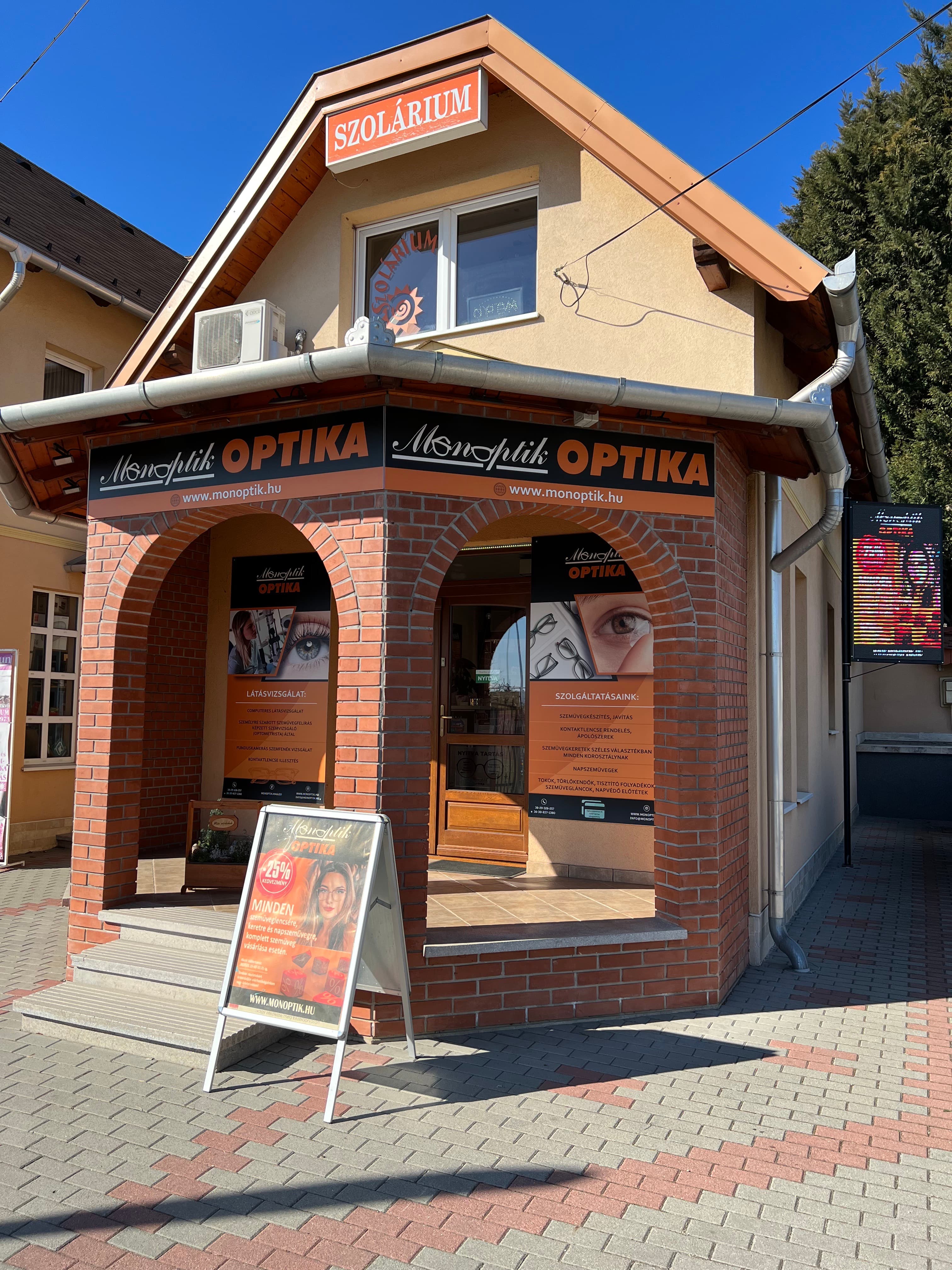 Monoptik üzlet belső tere
